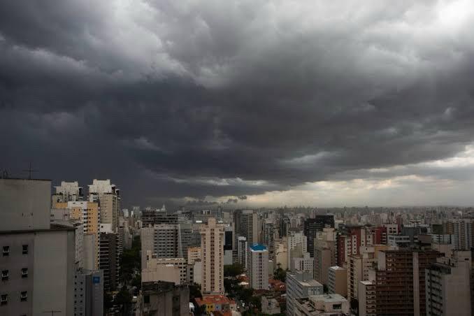 632.144 pessoas estão sem energia elétrica na Grande São Paulo, segundo dados da Enel. 437.529 apenas na capital (7,85% dos clientes da cidade).